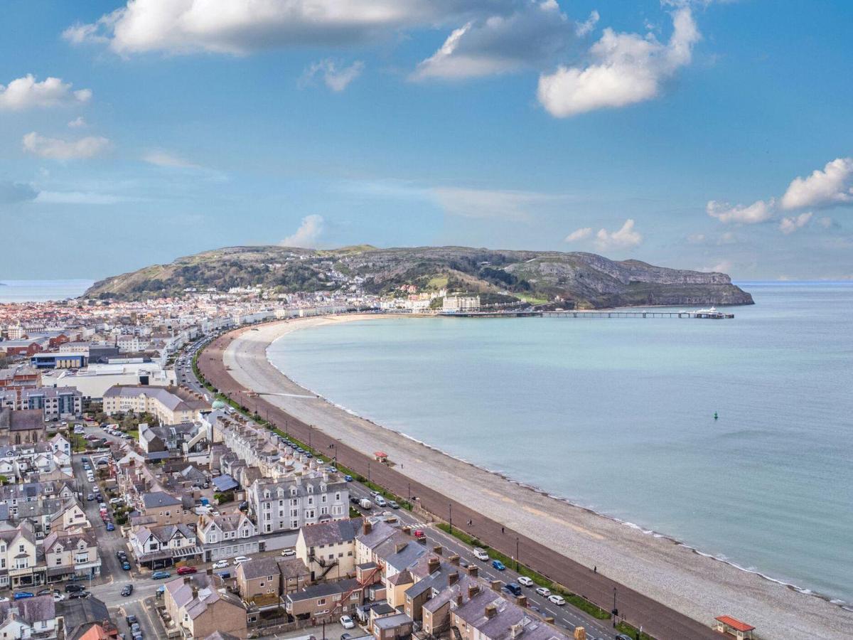 The Causeway - B&B Llandudno
