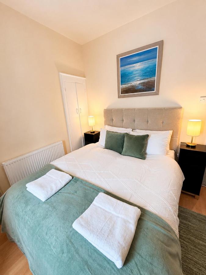 Spacious 3-Bed House Near Uni and Town Centre - B&B Middlesbrough