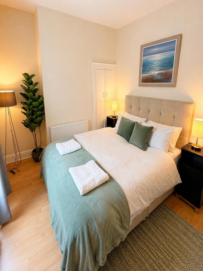 Spacious 3-Bed House Near Uni and Town Centre - B&B Middlesbrough