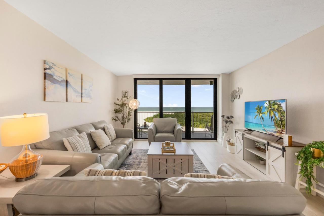 SW-facing beachfront condo with pool/gym/pickleball - B&B Marco Island