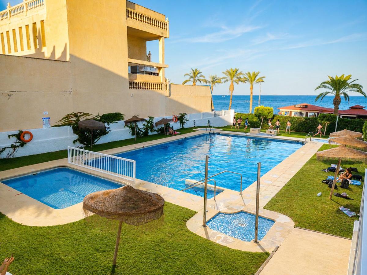 Sea Level Suites, 3 Hab, terraza con vistas al mar, salida a la playa y piscina - B&B Aguadulce