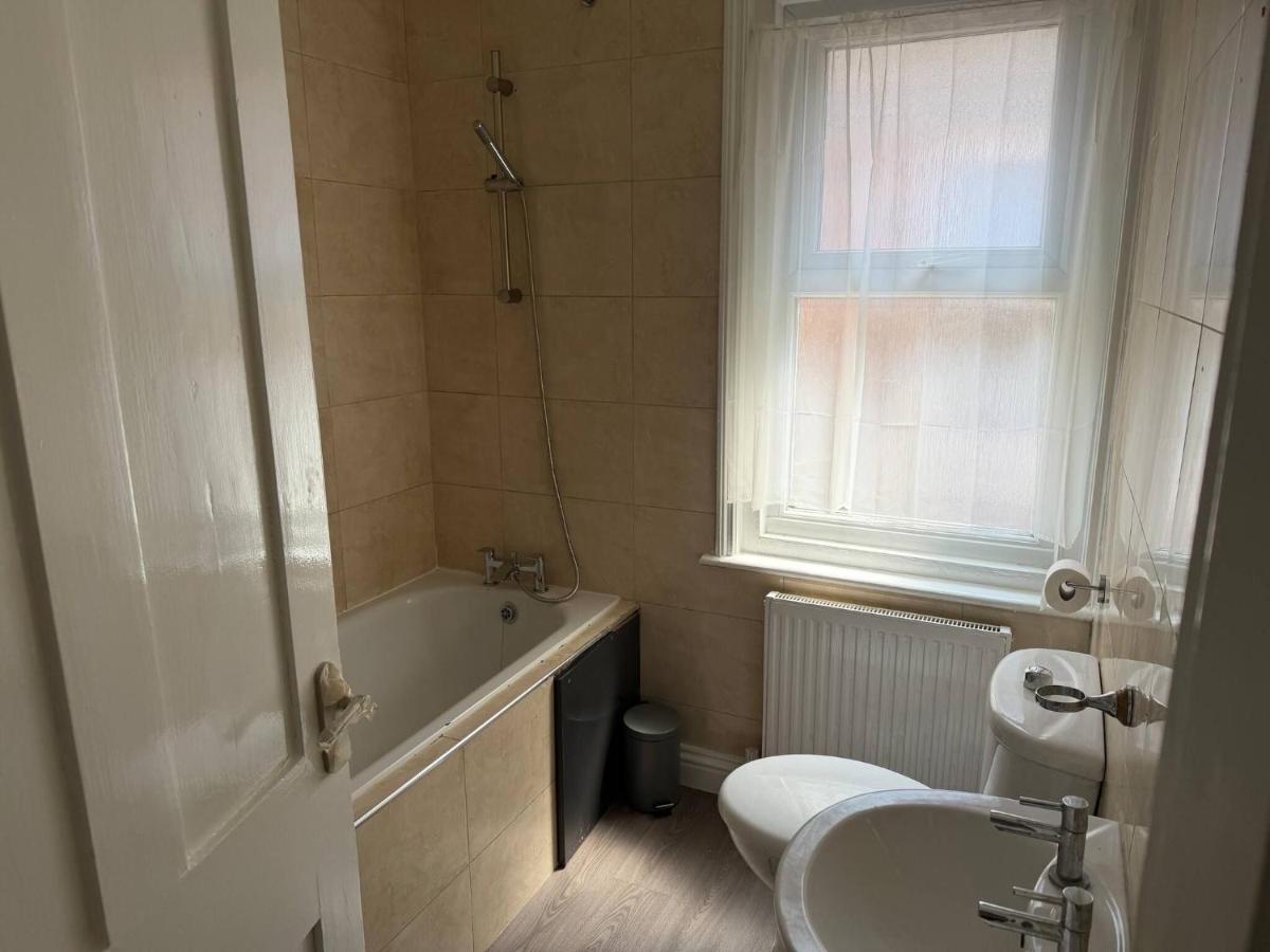 2 Bed Folkestone Flat, Town, Rail, Channel Tunnel - B&B Folkestone