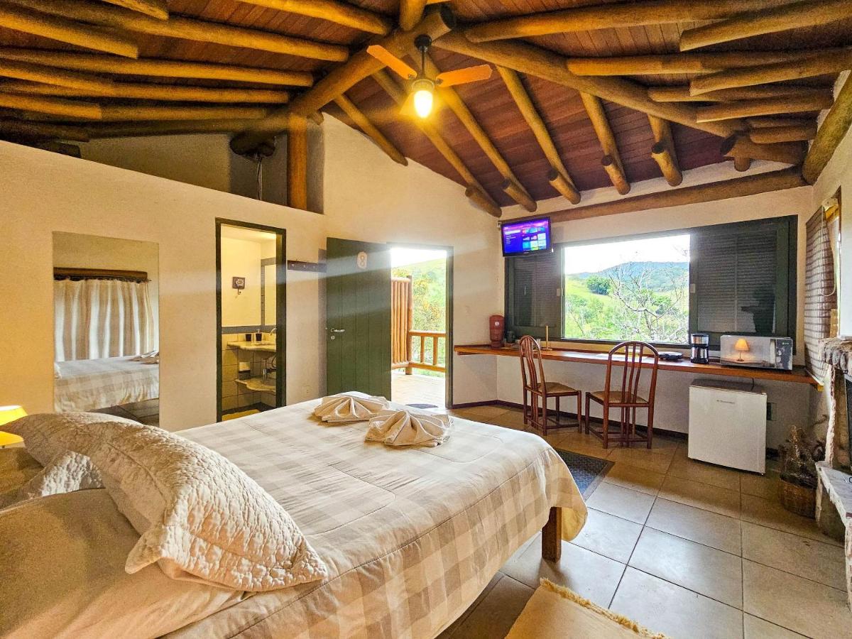 Chalé p/ casal com lareira, sauna e piscina - B&B Passa Quatro