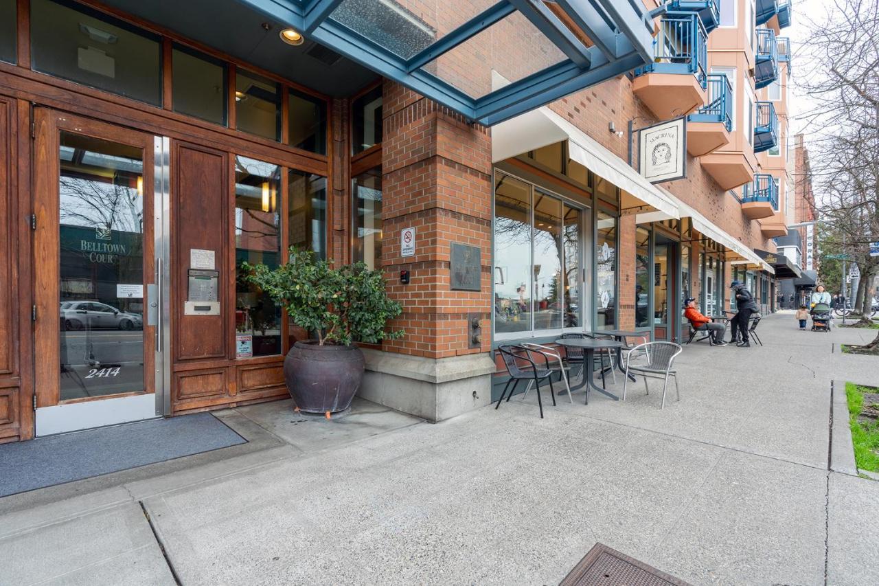 Cozy Belltown Condo with amazing Elliott Bay Views - B&B Seattle