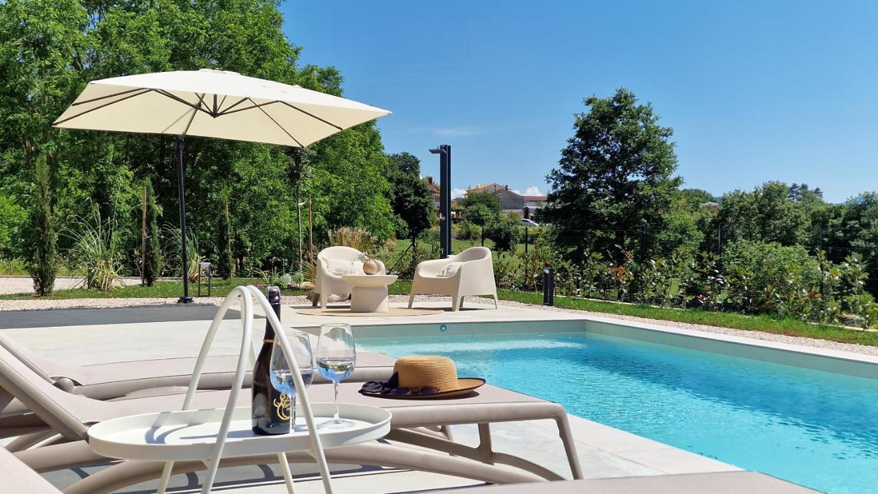 Villa ZE Istrian Design Villa with Massage Pool - Chambres d'hôtes Vela Traba