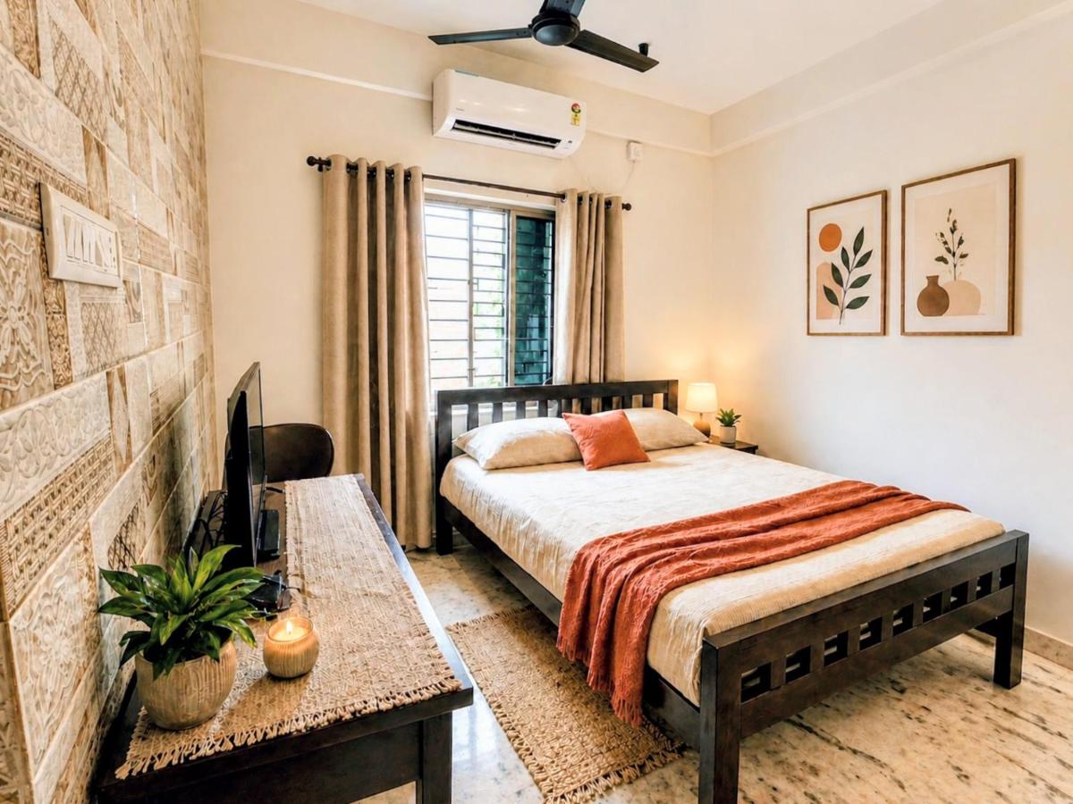 Entire Apartmnt near Metro Lift Access - B&B Kolkata