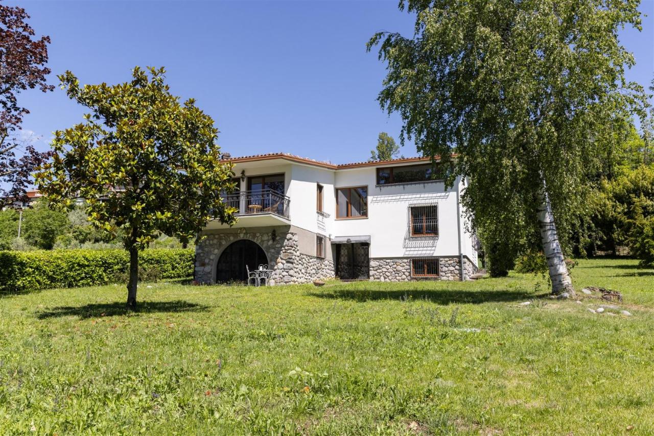 IseoLakeRental - Villa di Enrico - Chambres d'hôtes Solto Collina