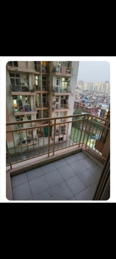 Studio apartment cloud 9 tower vaishali sec 1 - B&B Ghaziabad