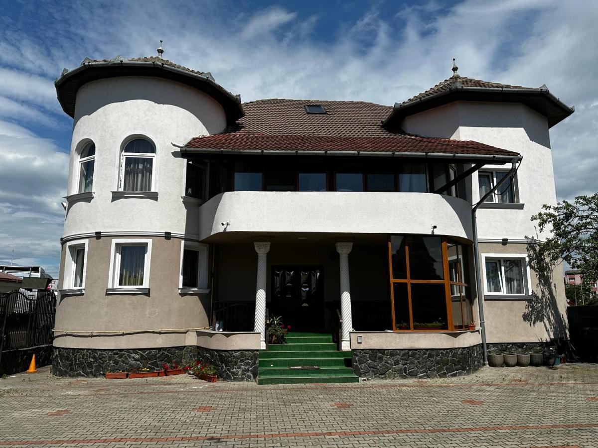 Crown Royal Camere 3 stele - B&B Alba Iulia