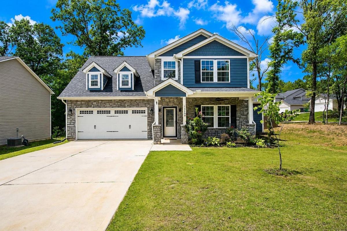 New Home Near Motor Speedway, Concord Mills and UNCC - Chambres d'hôtes Charlotte