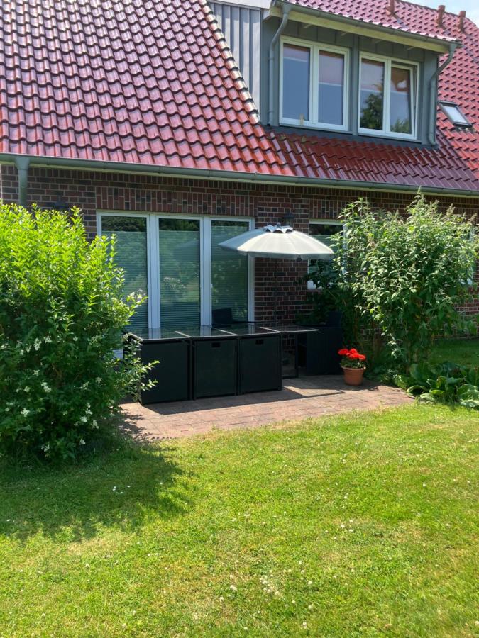 Ruhige Komfortwohnung mit Terrasse im Grünen - B&B Leer
