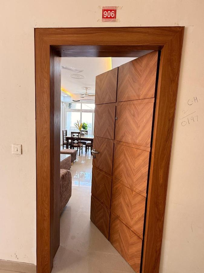 Premium Aura Stays 2 BHK Luxury Family Stay - B&B Agra