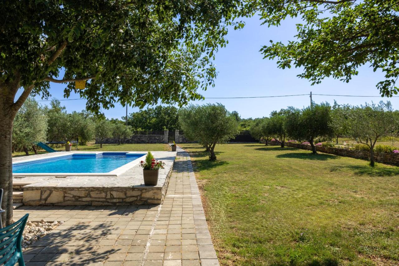 My Dalmatia - Villa Mandorla with private pool and Jacuzzi - Chambres d'hôtes Zadar