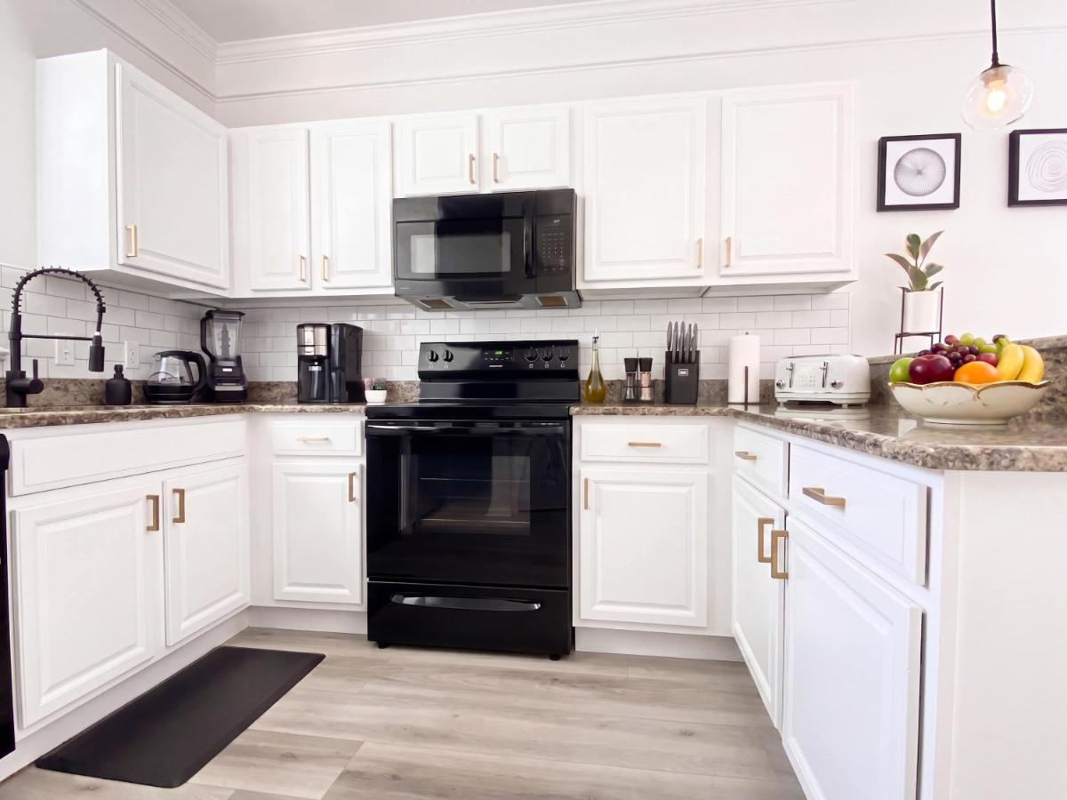 Sanctuary at Oaks - Full Kitchen , Near I75 - B&B Gainesville