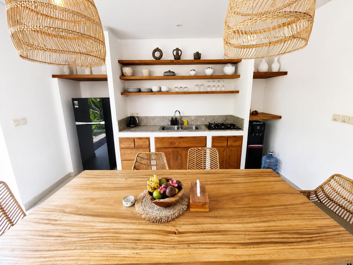 Villa Mei 2BR Pool, 200m from Seseh Beach - Bed and Breakfast Dalung