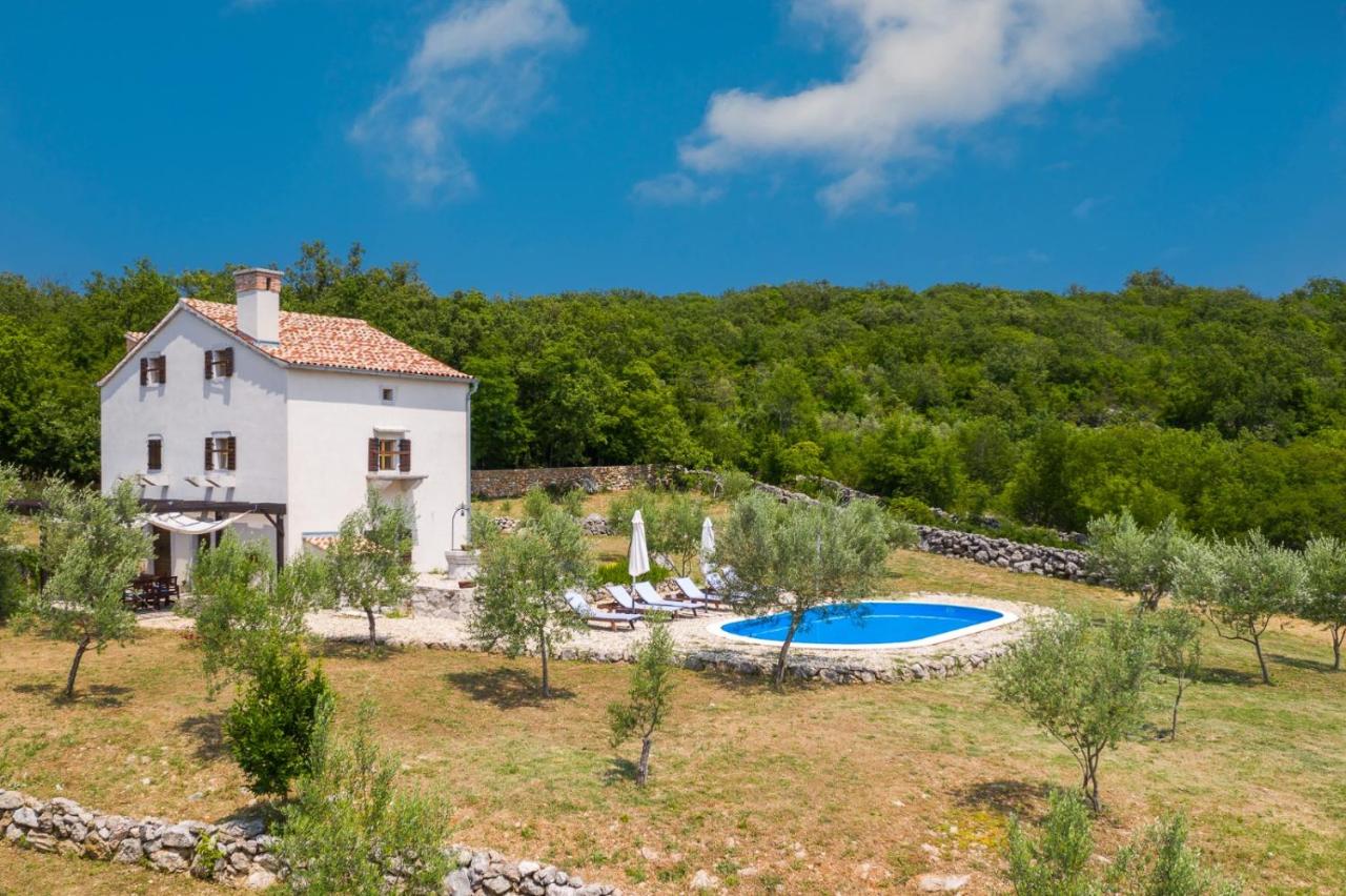 Rustic Holiday house Harmonie with private pool and large garden - Kapovci, Island Krk - B&B Brusići
