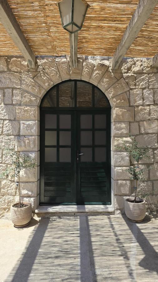Apartment Stone Nest - Chambres d'hôtes Čilipi