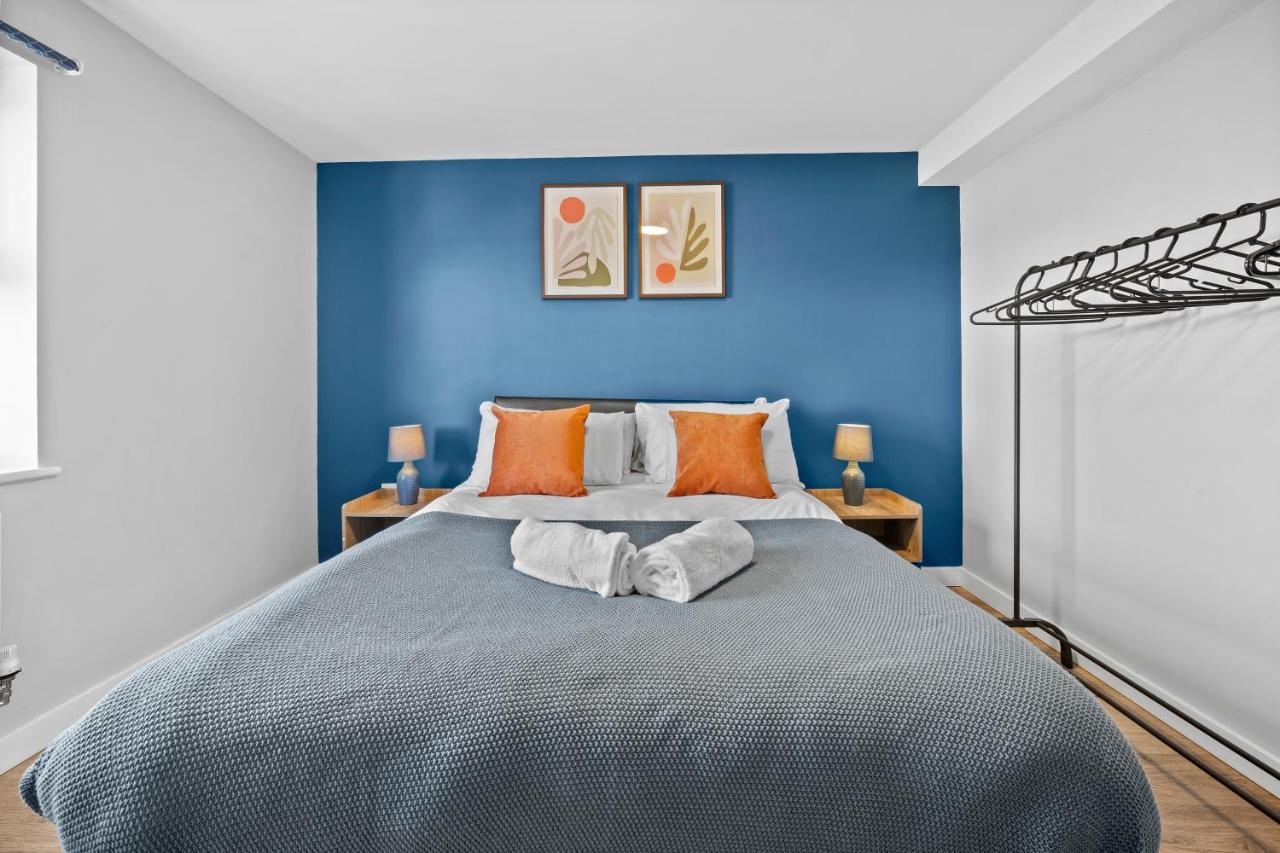 Spacious 3-Bed Cardiff Apartment - Walk to Centre - 2 Bathrooms - Ferienwohnung Cardiff