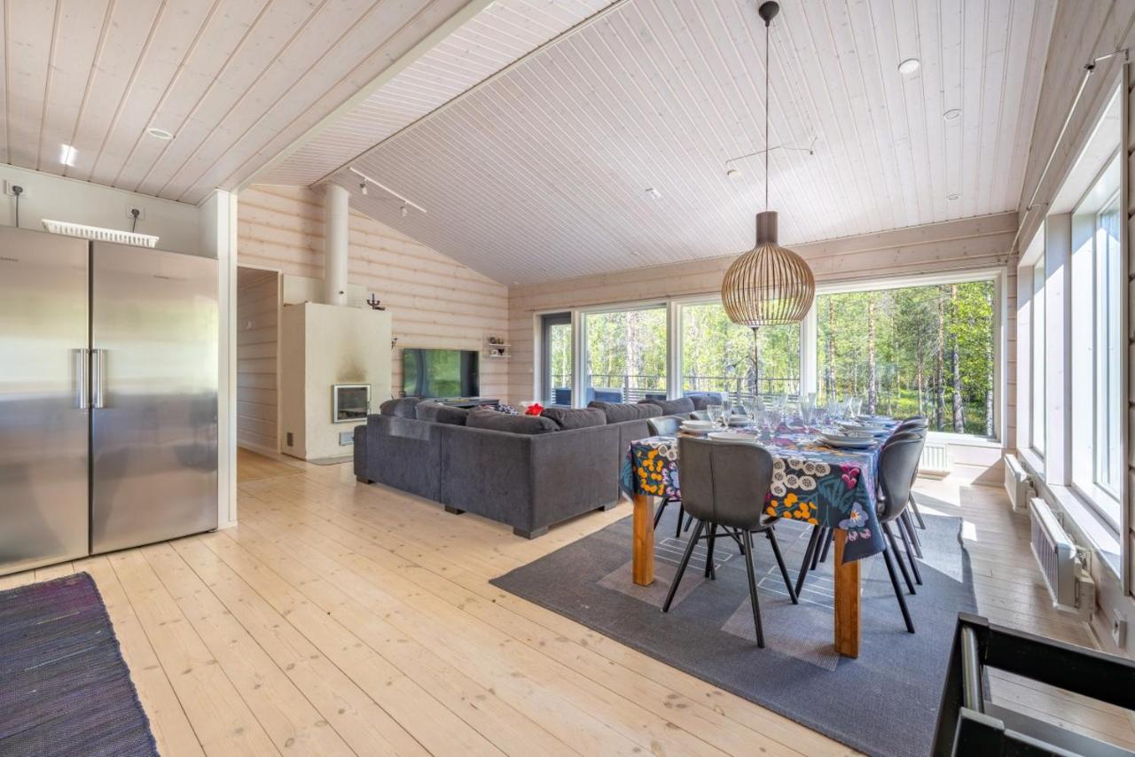 Villa Hellitä - Private 3BR Villa with Hot Tub - B&B Ylläsjärvi