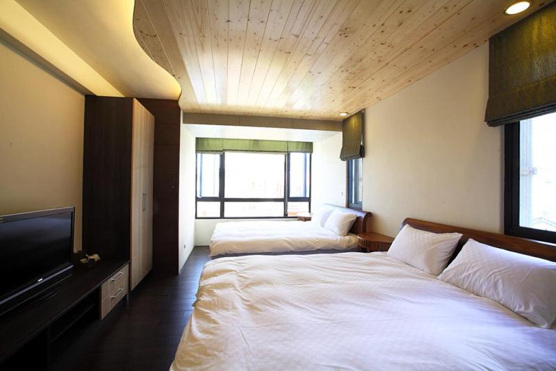 Quadruple Room with Private Bathroom