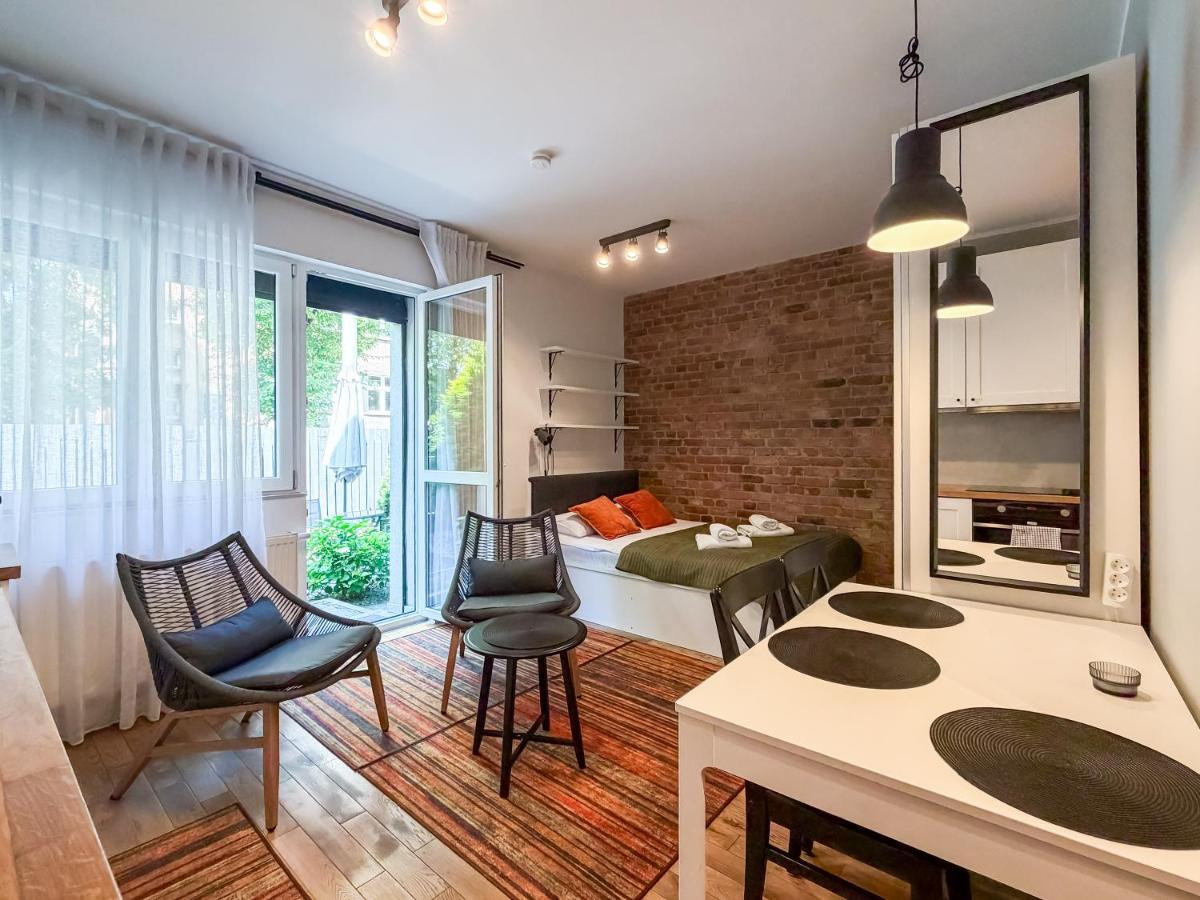 URABN APARTMENTS Studio with garden No 2A - Air Condition - Free Parking - B&B Chorzów