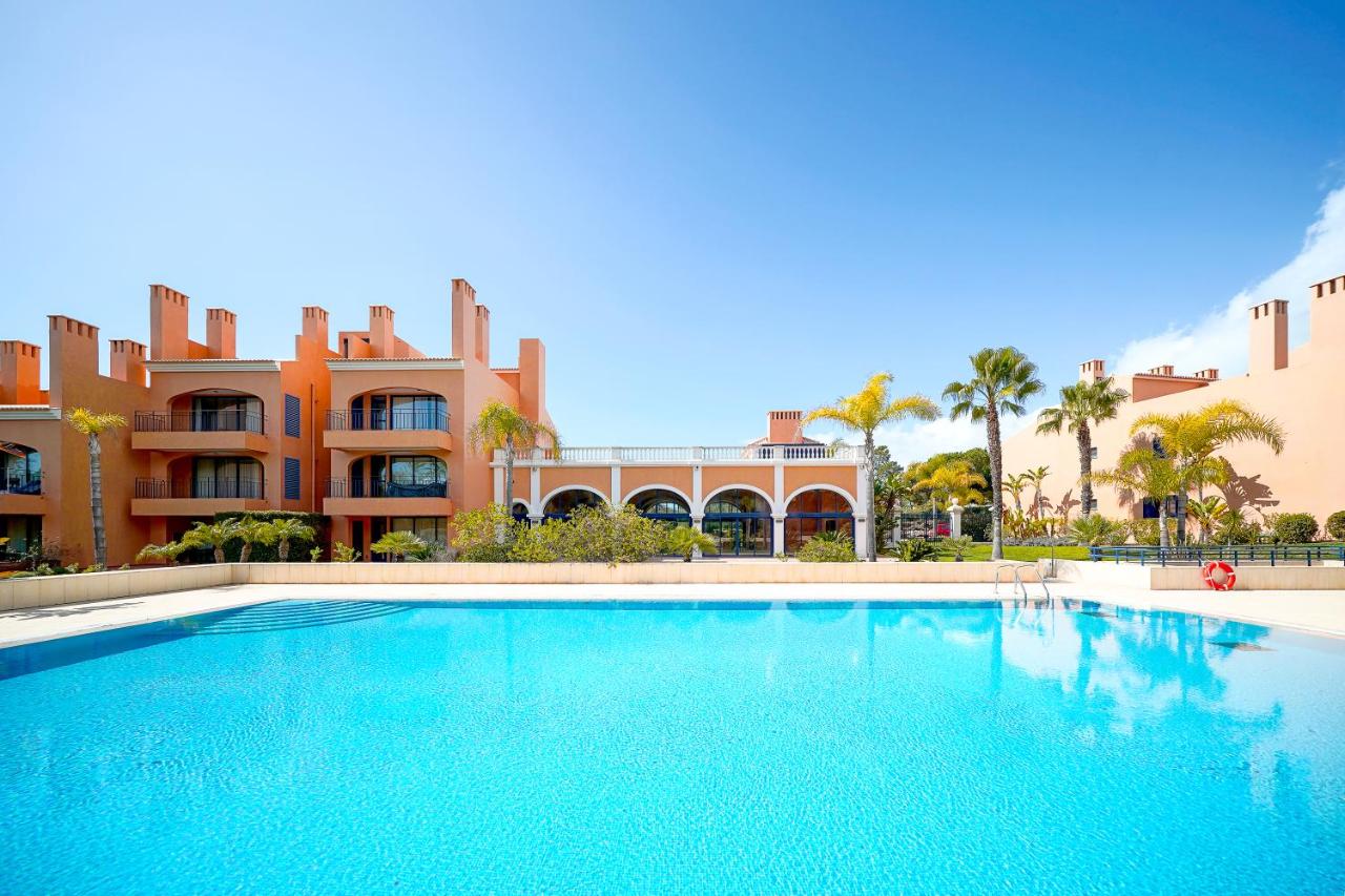 Vila Sol apartment with pool and garden - B&B Vilamoura