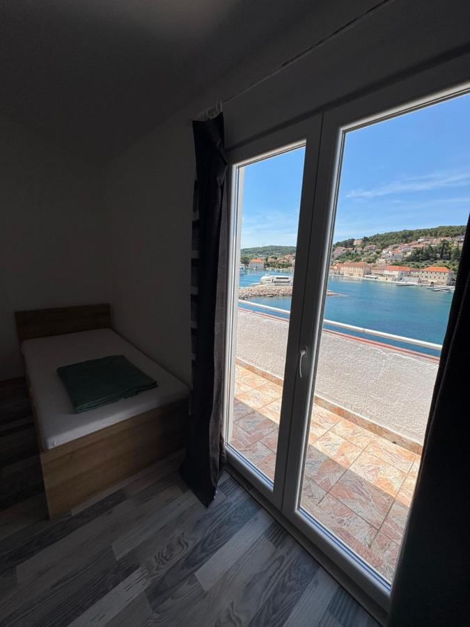 Apartments Peronja Jelsa Seafront - B&B Jelsa