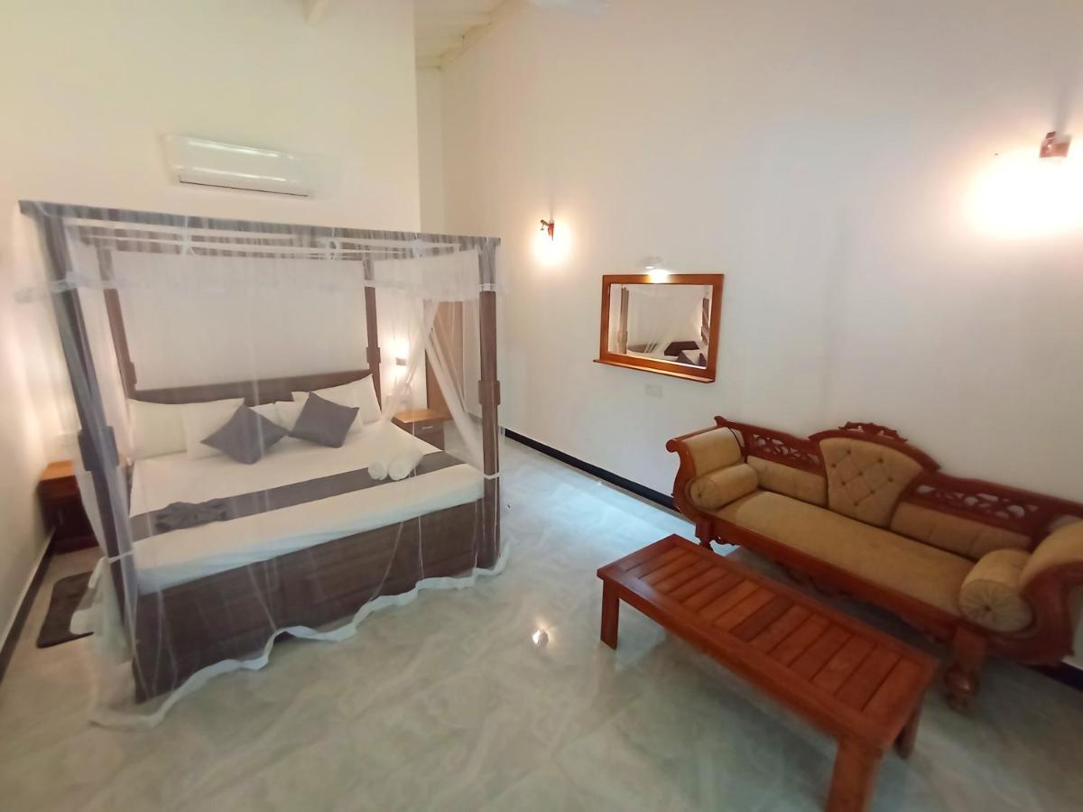 Serenity Haven Villa - B&B Ahangama
