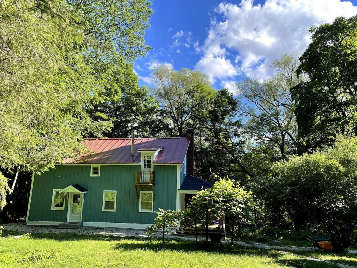 Two Berkshire Homes Sleeps 16 - B&B New Lebanon