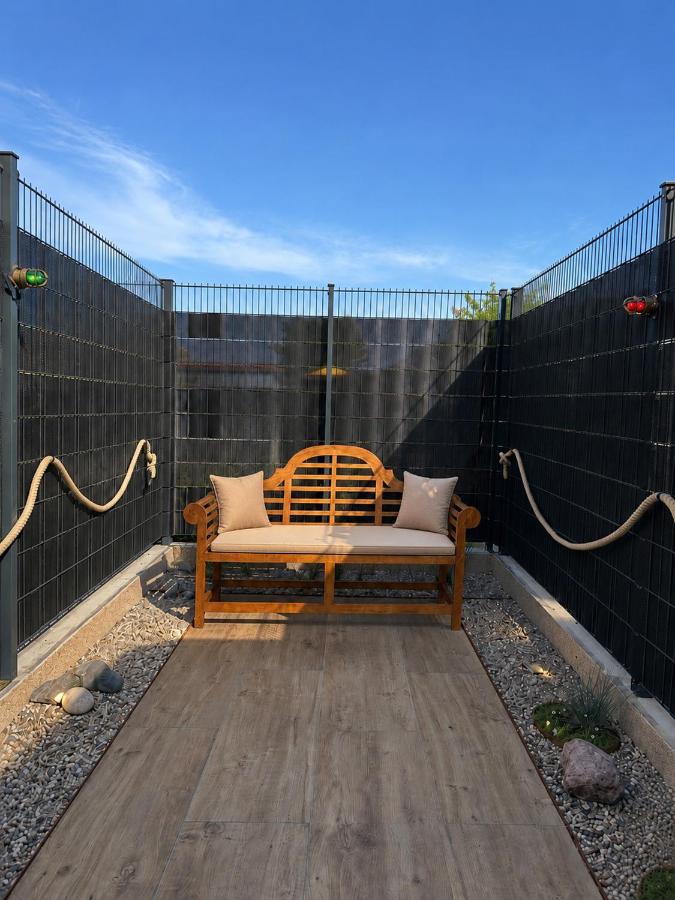 Kajüte mit Meerblick & eigener Terrasse - B&B Sierksdorf
