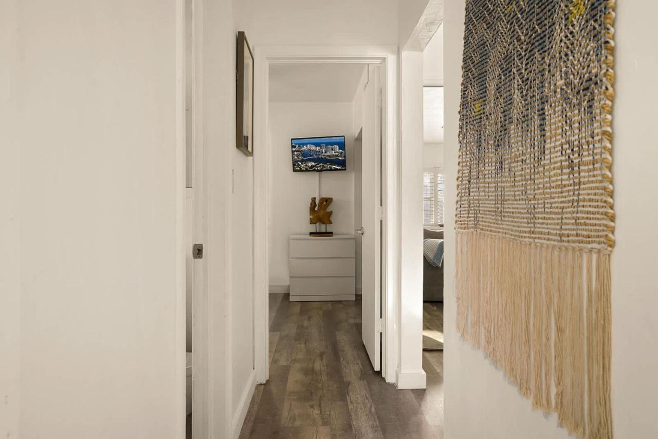 Beach Bungalow Near Fort Lauderdale Beach & Las Olas - B&B Fort Lauderdale