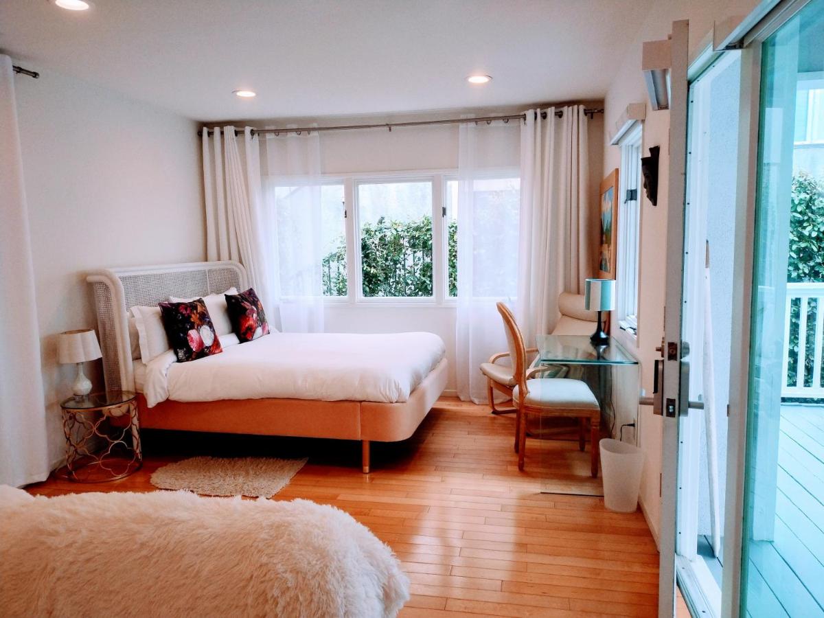 Venice Canals & Beach Guest House - Bed and Breakfast Los Angeles