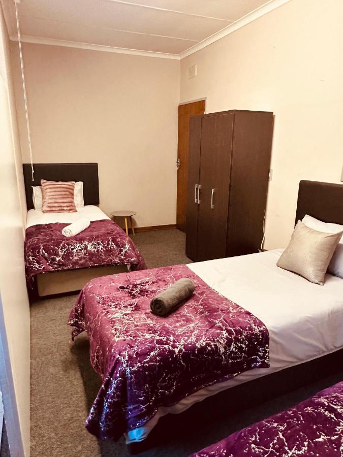 Deluxe Zimmer (2 Erwachsene & 1 Kind)
