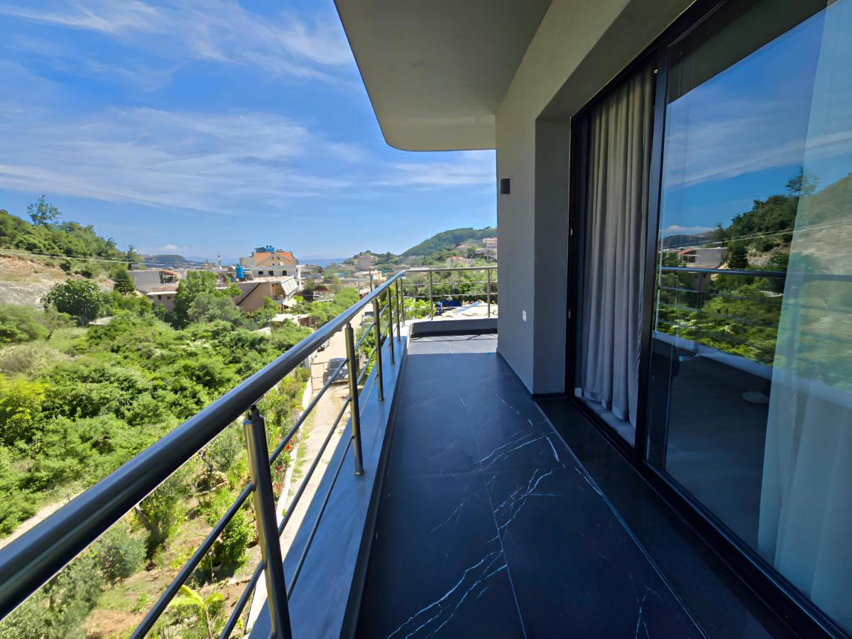 Zweibettzimmer mit Balkon