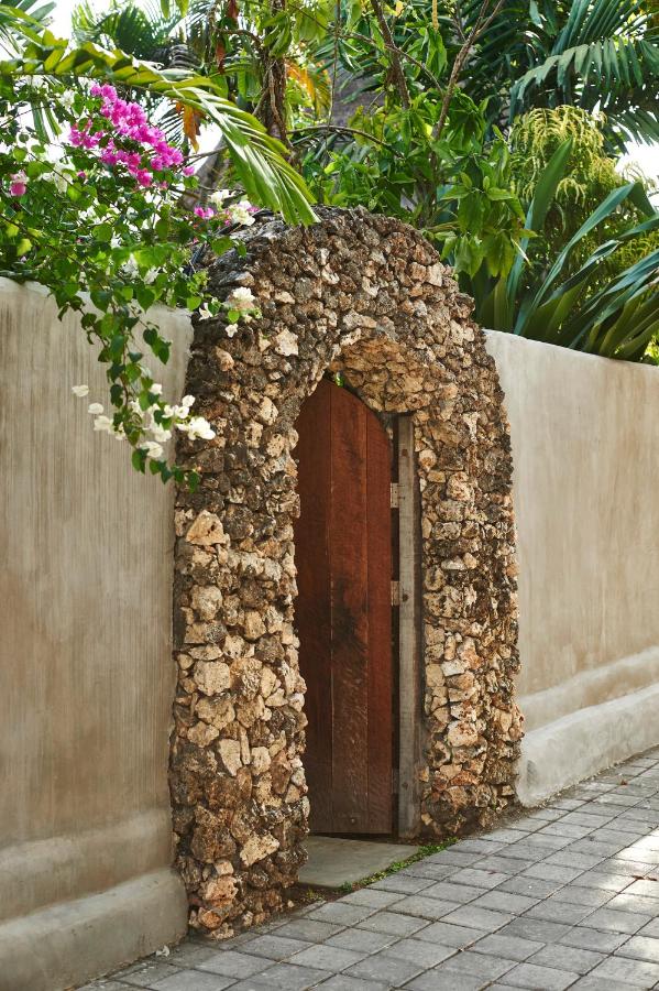 The Round House - Three-Bedroom Villa with Private Pool