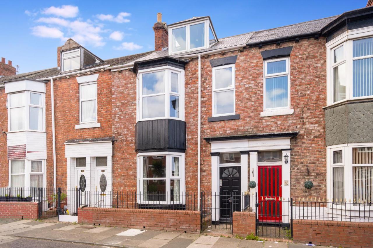 4BR South Shields Stay Sleeps 8 by Stay With Us - Ferienwohnung West Yeo