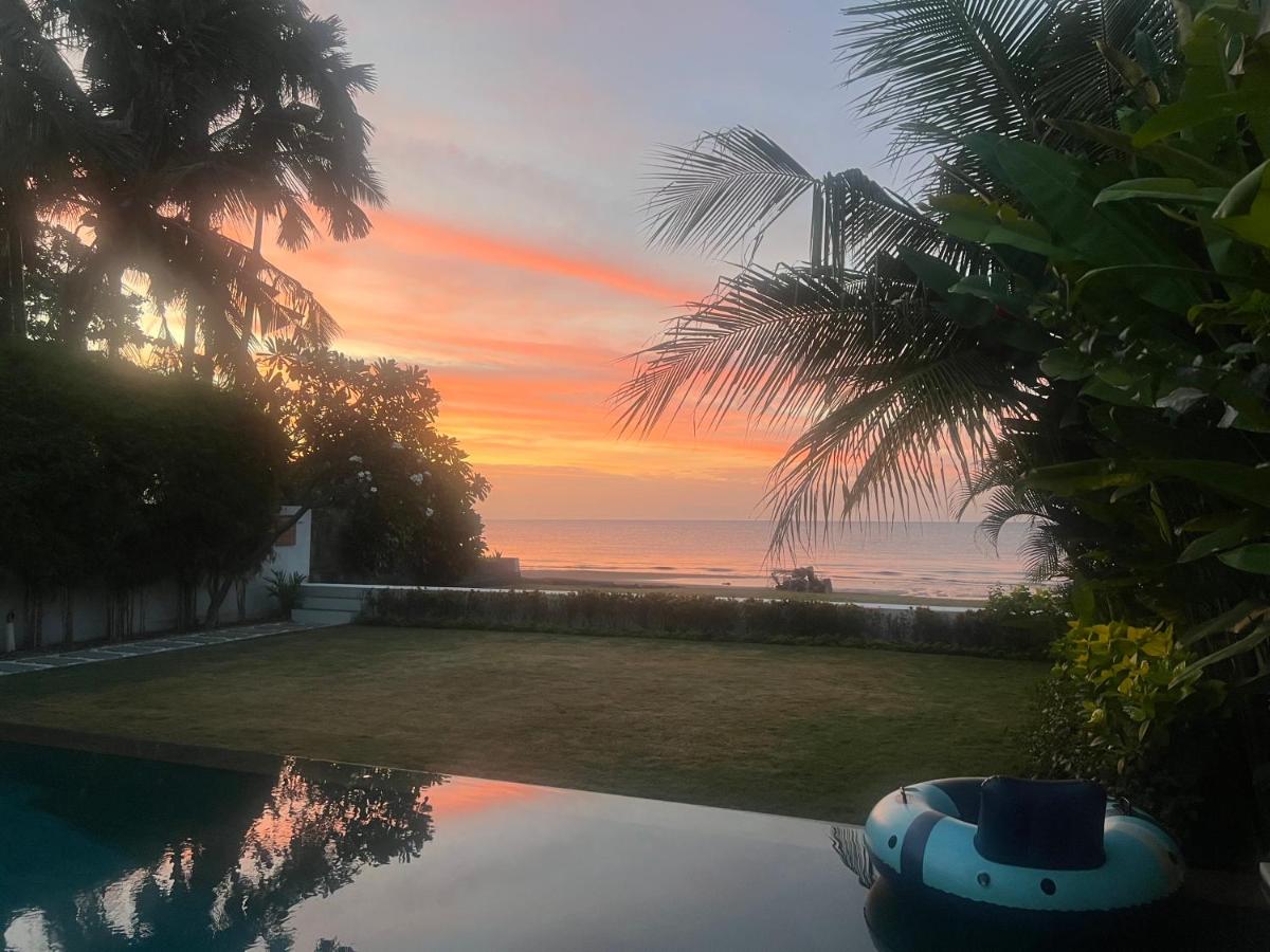 Beachfront Rice Field View Lovina Villa Serenity Bali - B&B Pengastulan