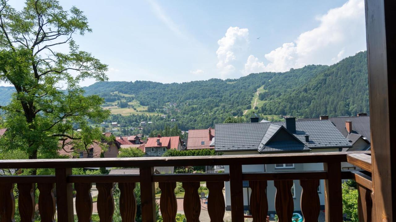Apartment with Mountain View