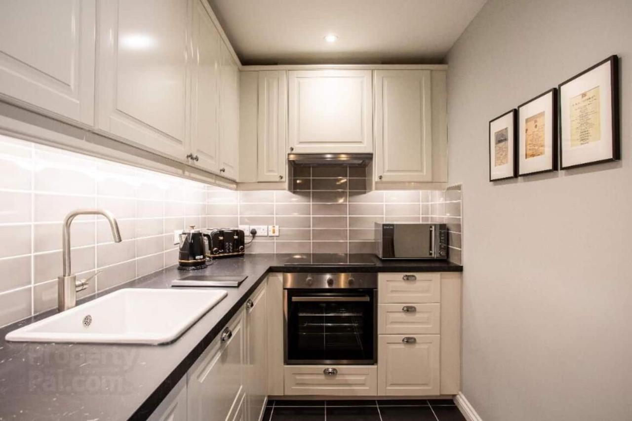 Luxury Belfast City Centre Apartments - Stay in Belfast's Historic Linen Quarter - Chambres d'hôtes Belfast