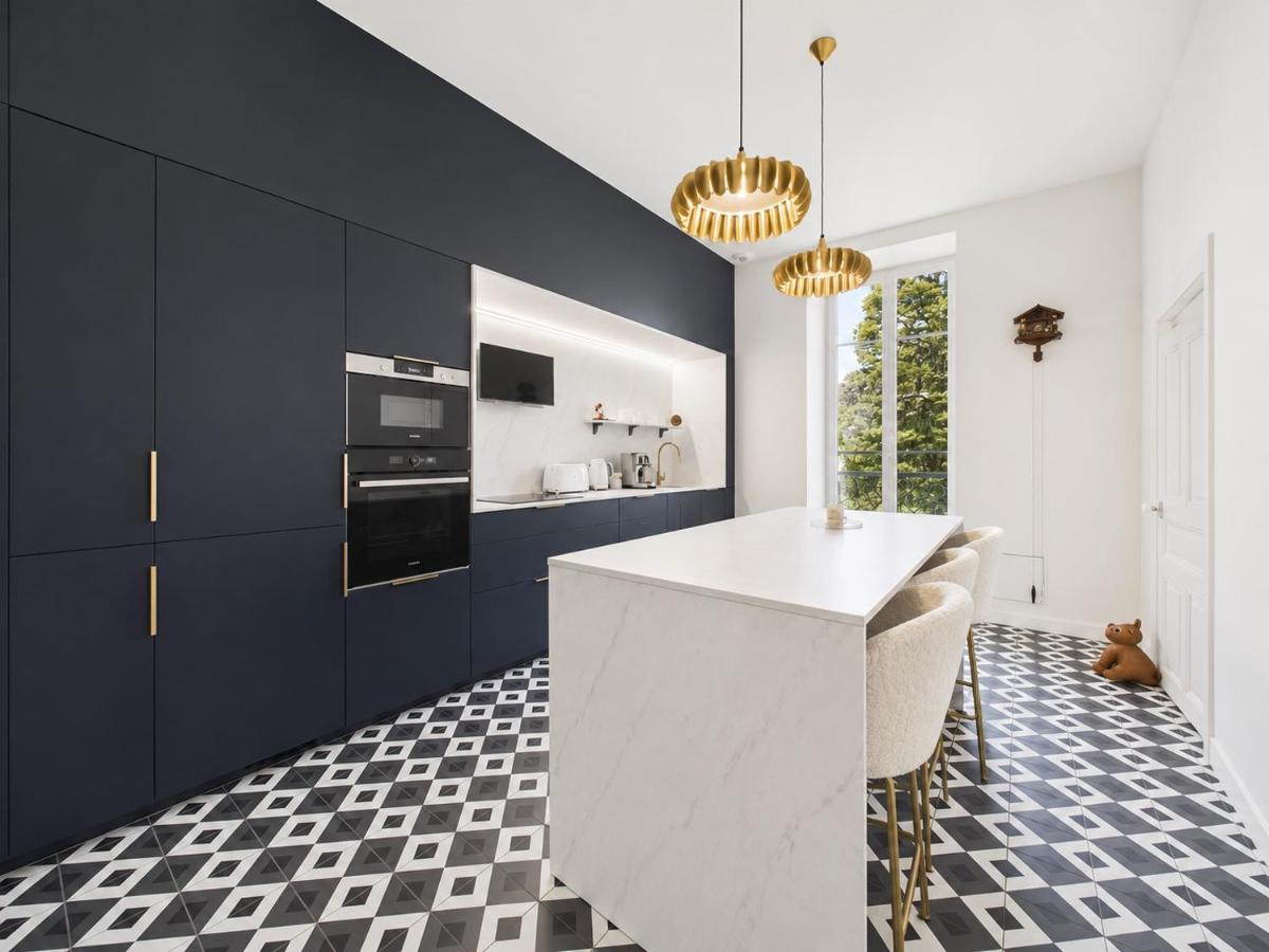 Large beautiful Apartment in the heart of Aurillac - Ferienwohnung Aurillac