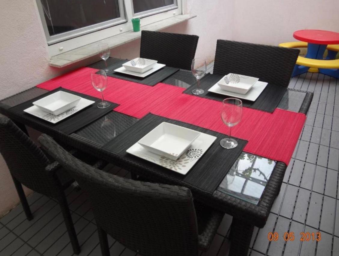 2 Zimmer Apartment am Europapark - auf Wunsch klimatisiert für 10,-Aufpreis pro Nacht - Chambres d'hôtes Rust