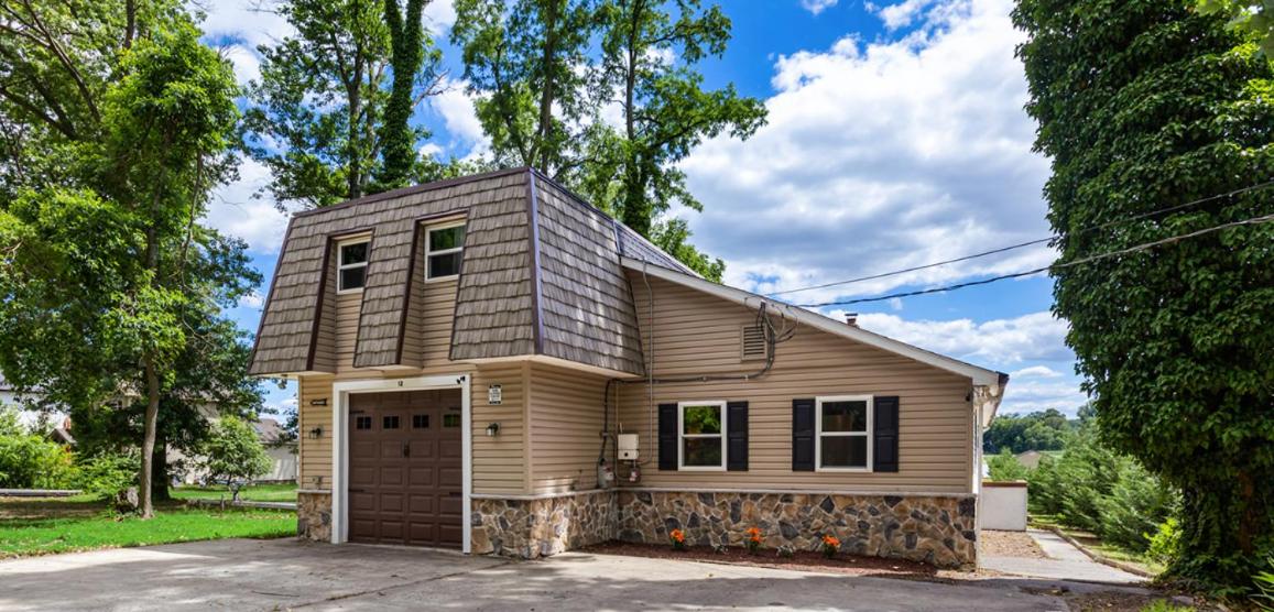 Waterfront Gem - B&B Willingboro