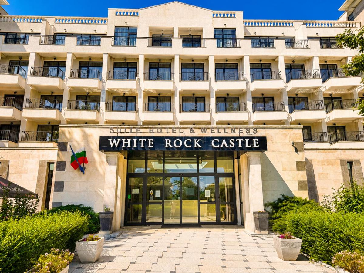 White Rock Castle Apartments - Pool & SPA - B&B Baltchik