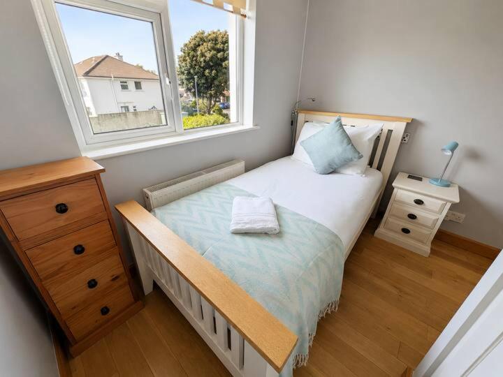 Modern Stylish 3-bed home sleeps 6 - Chambres d'hôtes Galway
