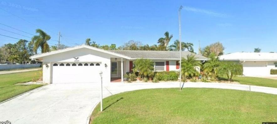 Poolside Paradise, 2 Sunny Miles to the IRB Beach - B&B Largo