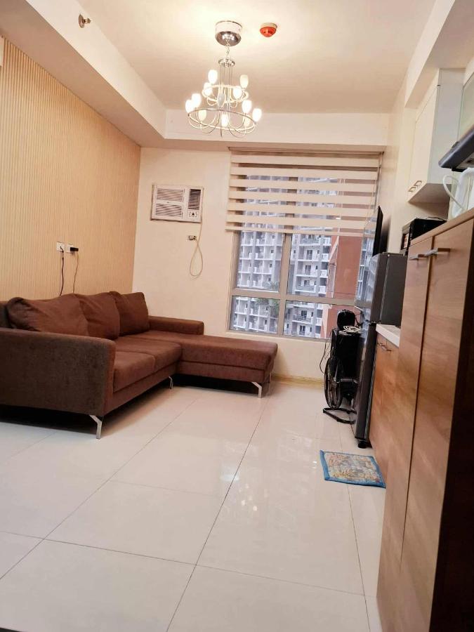 U607 Sunshine100 1bedroom 65InchesTV Wifi Swimming Pool - Chambres d'hôtes Manille