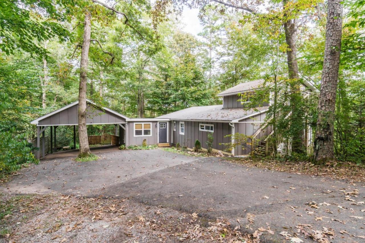 Designer Getaway-Hot Tub, 4 Minutes to Dahlonega - Chambres d'hôtes Dahlonega