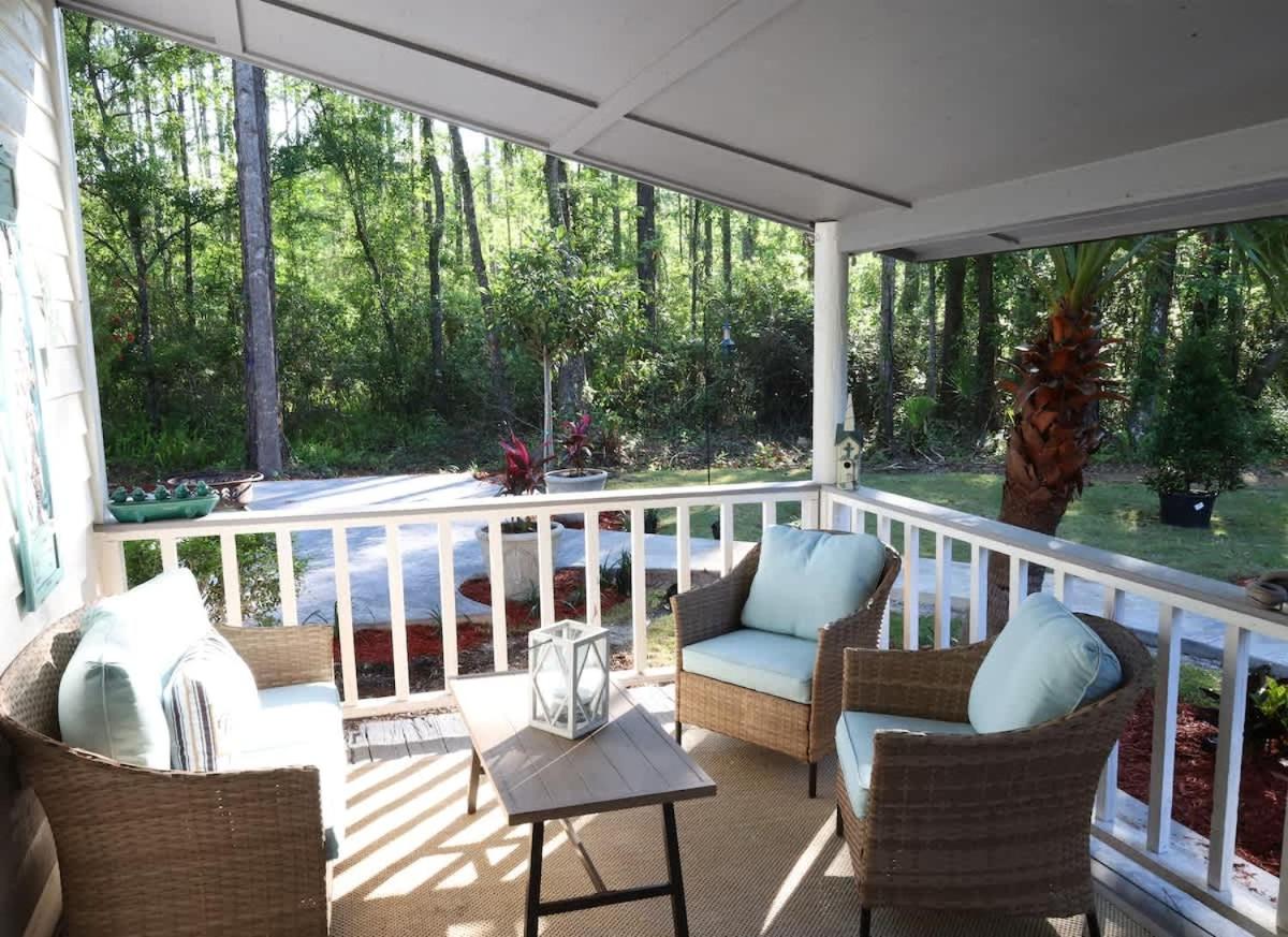 Cottage in the woods at Emerald Lakes Estate - B&B Saint Augustine