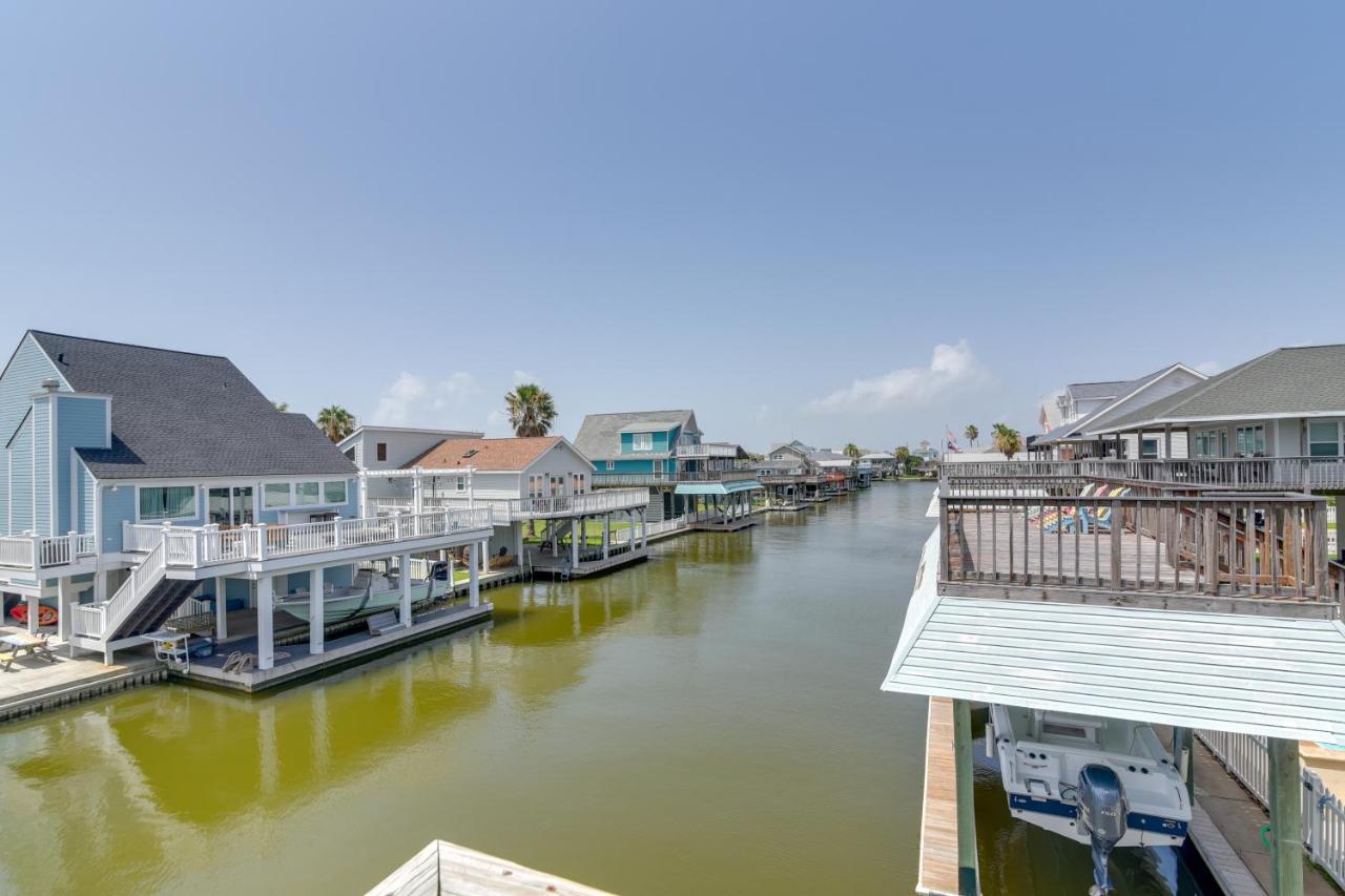 1 Mi to Sea Isle Beach: Canal-Front Gem w/ Dock! - Chambres d'hôtes Galveston