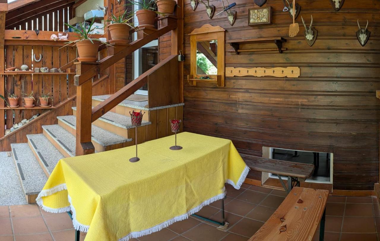 Casa Sonora - komplettes Ferienhaus mit Terrasse, Garten und Partykeller - B&B Lichtenfels